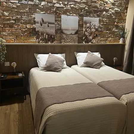 D'hotes De La Riaille 400 M De La Dolce Via Nocleg ze śniadaniem 3*